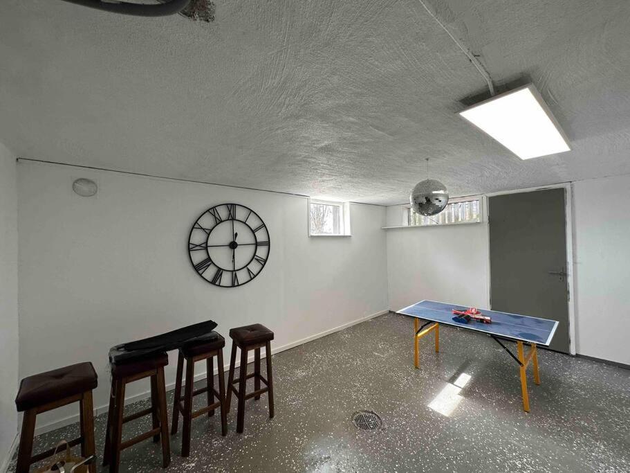 Modernt & Rymligt Sommarhus Pa Landet- Bubbelpool Villa Eskilstuna Kültér fotó